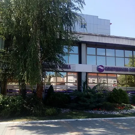 Center *